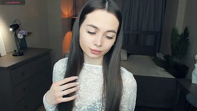 Snapshot of YvonneRobes chatting on 02.14.26 YvonneRobes online show from 02.14.26