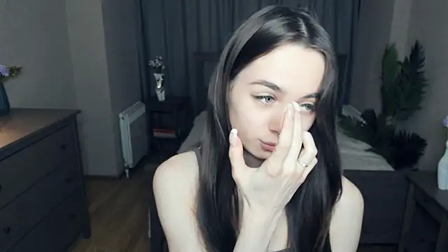 Snapshot of YvonneRobes chatting on 02.20.26 YvonneRobes online show from 02.20.26