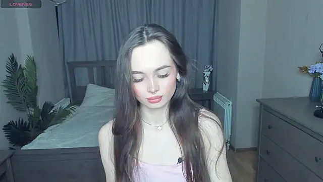 YvonneRobes online show from 03.07.26