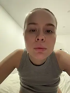 Nicole Loving online show from 12.17.25