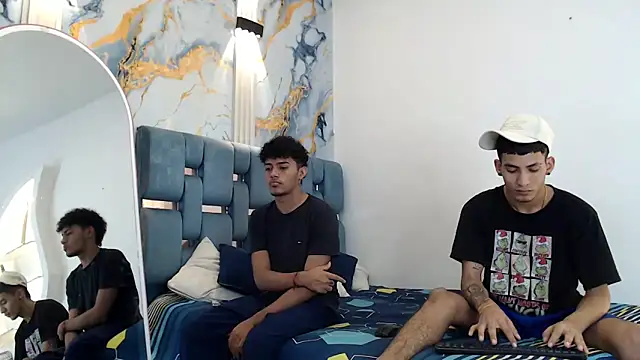 Snapshot of DIAMOND_BLACKS chatting on 01.18.26 DIAMOND BLACKS online show from 01.18.26