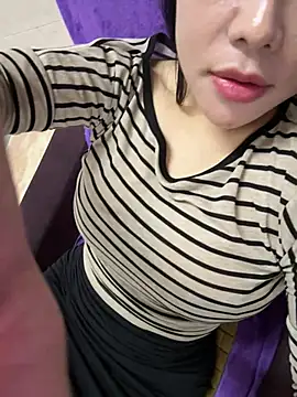 Snapshot of lavi-cute chatting on 05.30.26 lavi-cute online show from 05.30.26