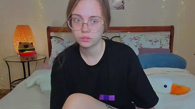 Snapshot of miya_soft chatting on 07.18.26 miya soft online show from 07.18.26