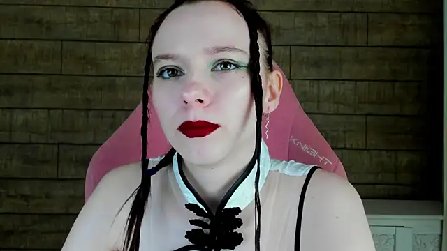 Snapshot of ArinaKubrick chatting on 06.19.26 ArinaKubrick online show from 06.19.26