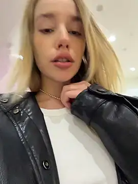 Snapshot of sssativa_more chatting on 05.17.26 sssativa more online show from 05.17.26