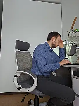 Lovebackground online show from 01.15.26