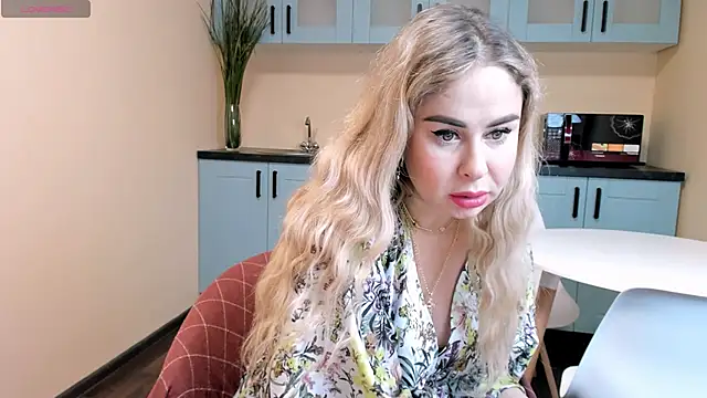 Snapshot of TiffanyThoughts chatting on 02.05.26 TiffanyThoughts online show from 02.05.26