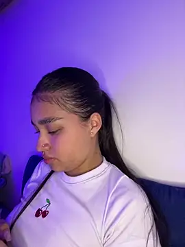 Snapshot of Iam_samanthaaa chatting on 12.21.25 Iam samanthaaa online show from 12.21.25