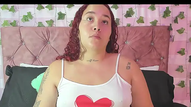 Snapshot of Ayla-marttinez chatting on 02.08.26 Ayla-marttinez online show from 02.08.26