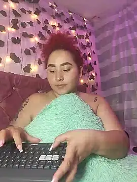 Snapshot of Ayla-marttinez chatting on 06.14.26 Ayla-marttinez online show from 06.14.26