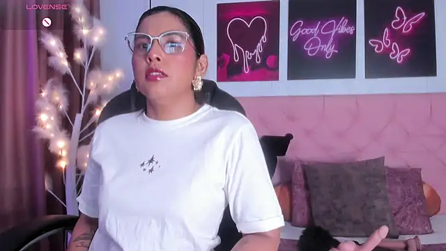 scarletbaker   online show from 02.24.26