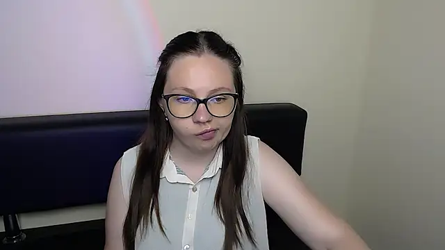 Snapshot of LiliaErmi chatting on 06.24.26 LiliaErmi online show from 06.24.26