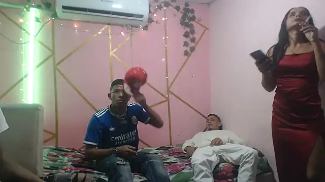 twobigscock23 online show from 04.17.26