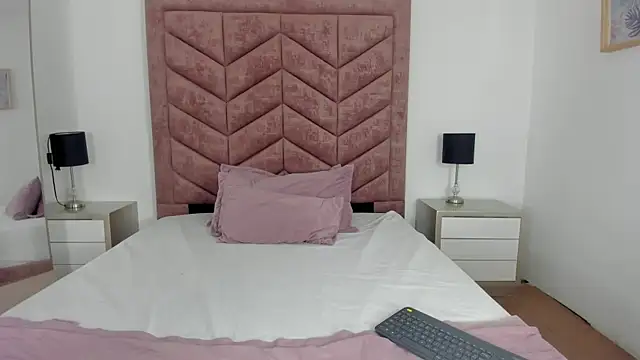 Scarlett  Noir online show from 01.15.26