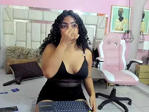 candy hotxx  online show from 12.19.25