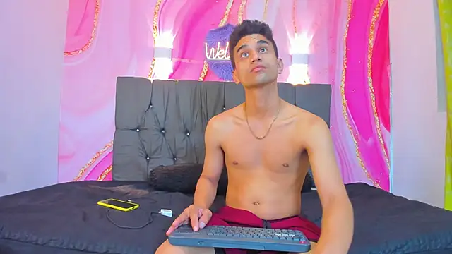 Hot Boys 69 online show from 12.15.25