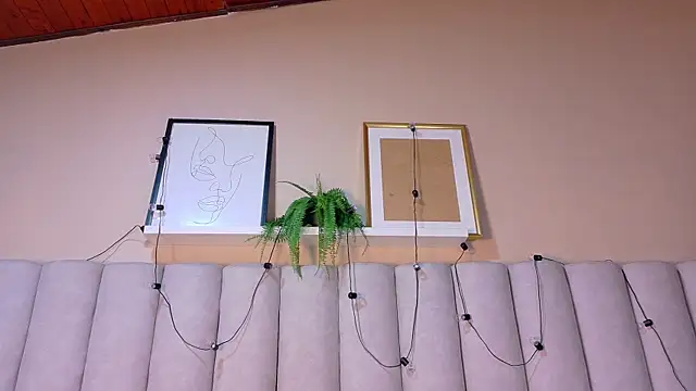 Miia Anderson online show from 04.16.26