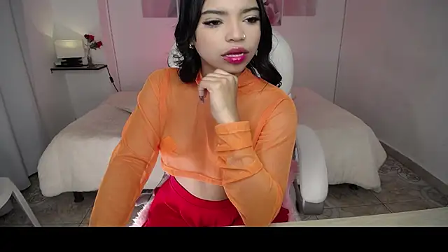 aylin ross  online show from 01.06.26