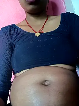 Snapshot of Arti_hot44A chatting on 12.23.25 Arti hot44A online show from 12.23.25