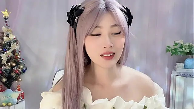 Snapshot of Pinkgirl520 chatting on 12.17.25 Pinkgirl520 online show from 12.17.25