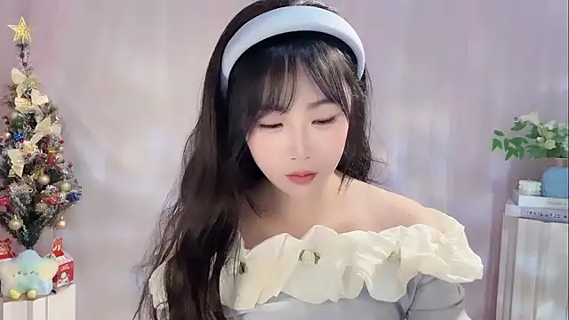 Snapshot of Pinkgirl520 chatting on 12.19.25 Pinkgirl520 online show from 12.19.25