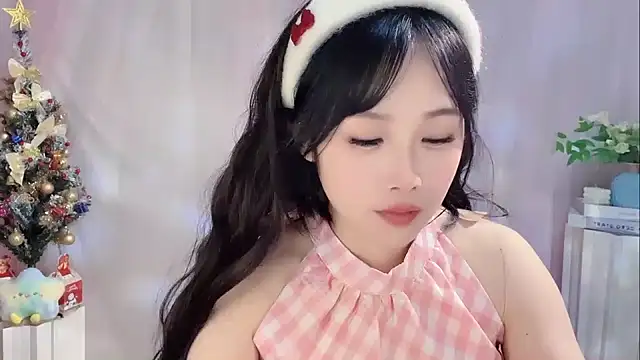 Snapshot of Pinkgirl520 chatting on 12.21.25 Pinkgirl520 online show from 12.21.25