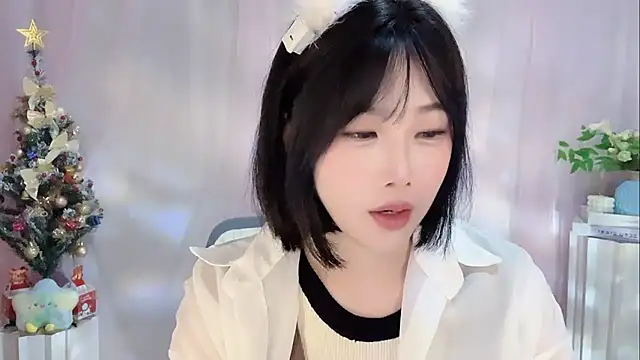 Snapshot of Pinkgirl520 chatting on 12.23.25 Pinkgirl520 online show from 12.23.25