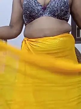 Snapshot of crazysexy_aunty chatting on 12.23.25 crazysexy aunty online show from 12.23.25