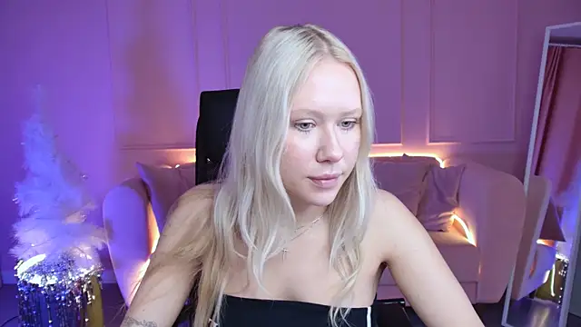 AprilChambers online show from 12.15.25