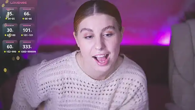 Snapshot of GingerPinky chatting on 12.21.25 GingerPinky online show from 12.21.25