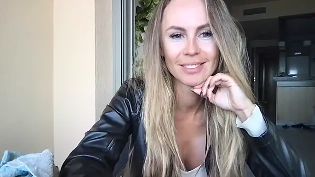 Snapshot of LeMilf chatting on 04.22.26 LeMilf online show from 04.22.26