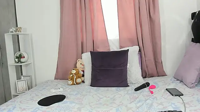 Annyeliz online show from 04.05.26