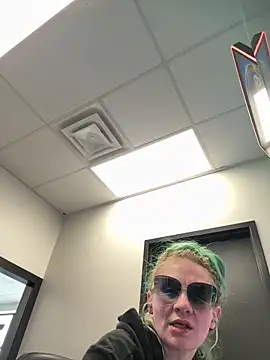 bluntbeautyxo online show from 03.31.26