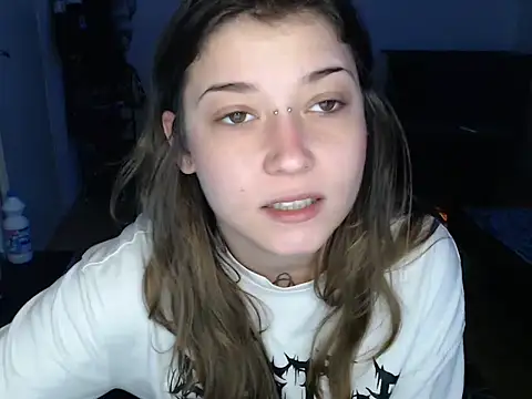 Snapshot of AlienforTwenty chatting on 01.06.26 AlienforTwenty online show from 01.06.26