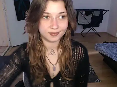 Snapshot of AlienforTwenty chatting on 01.11.26 AlienforTwenty online show from 01.11.26