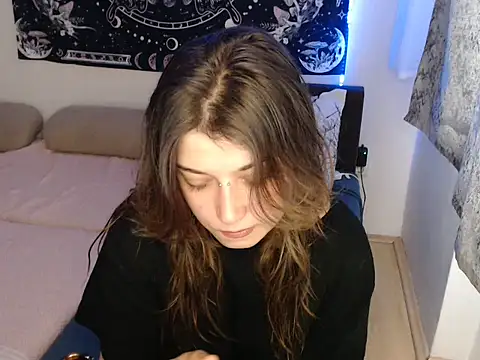 Snapshot of AlienforTwenty chatting on 01.13.26 AlienforTwenty online show from 01.13.26