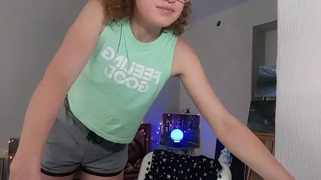 Snapshot of Alice_newhome chatting on 05.21.26 Alice newhome online show from 05.21.26