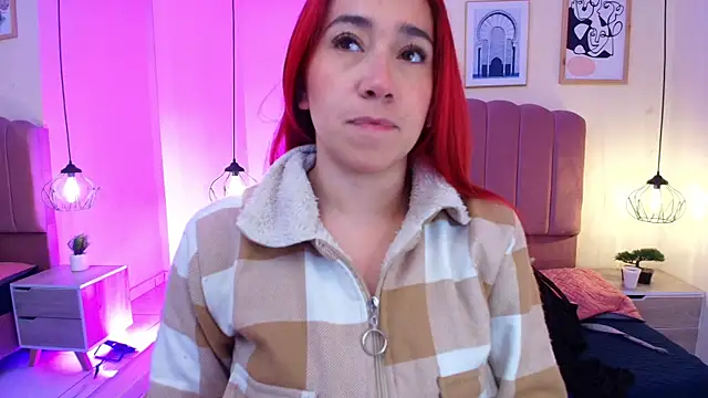 Snapshot of Celestee15_ chatting on 05.11.26 Celestee15 online show from 05.11.26