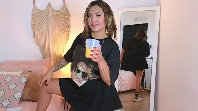 Grecia Miller  online show from 12.22.25