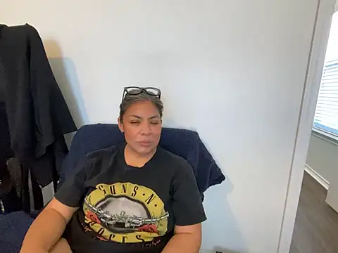 BettyWhispers online show from 01.18.26