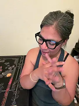 BettyWhispers online show from 05.08.26