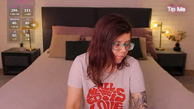 Snapshot of Ariell_Mini chatting on 02.14.26 Ariell Mini online show from 02.14.26