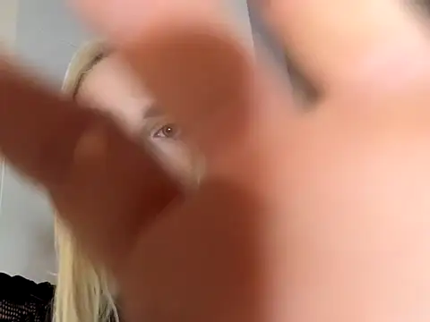 blonde di online show from 12.13.25