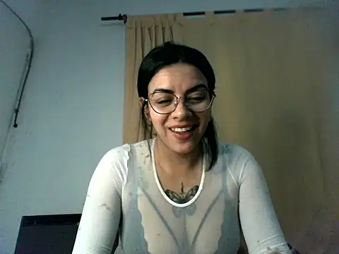 Snapshot of luluclark69 chatting on 05.30.26 luluclark69 online show from 05.30.26