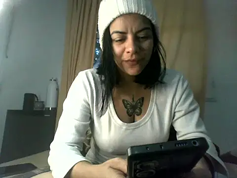 Snapshot of luluclark69 chatting on 06.04.26 luluclark69 online show from 06.04.26