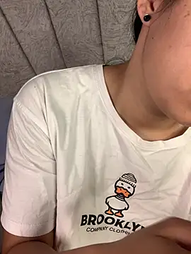 Val12777 online show from 03.18.26