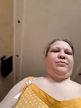 Snapshot of -Queen- chatting on 02.23.26 -Queen- online show from 02.23.26