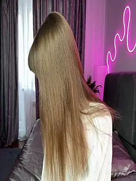 Moonliiine online show from 12.16.25