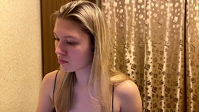 SkyeDavis online show from 12.22.25