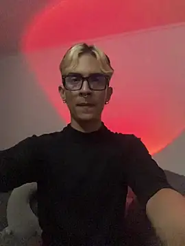 Snapshot of Dracco_Velour_ chatting on 02.20.26 Dracco Velour online show from 02.20.26